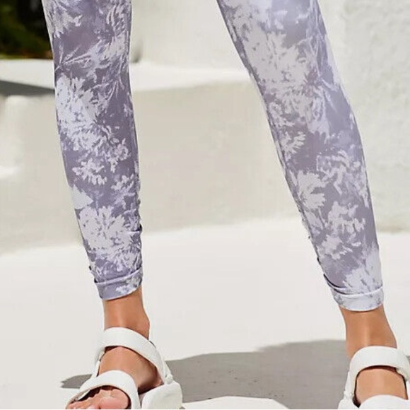 Brand new ~ Free People Movement Wave Rider Leggings SIZE XS + free fp bag! - Picture 10 of 17